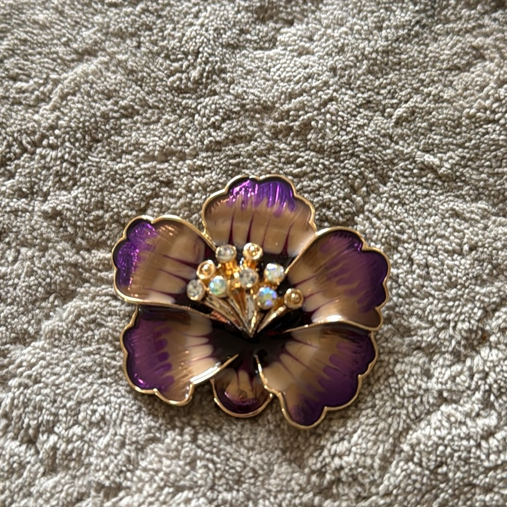 Anne Klein Gold Tone Purple Enamel Pansy Flower Brooch Pin Rhinestones Enamel - Picture 2 of 6